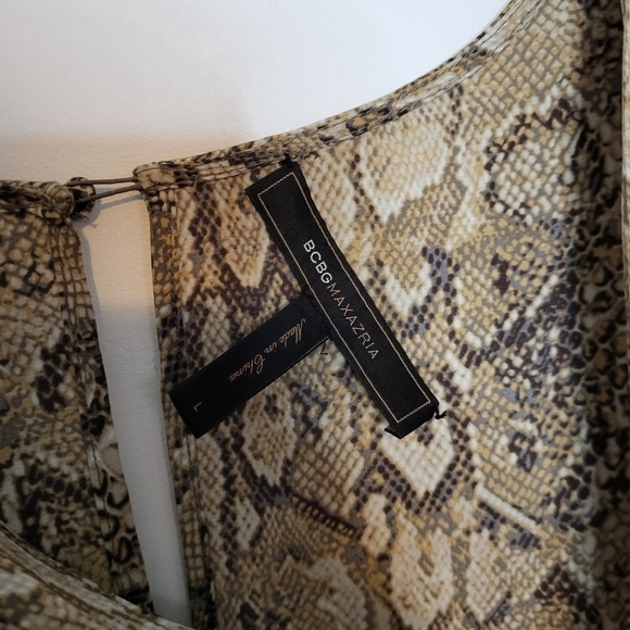 BCBGMAXAZRIA Snake Print Silk Womens Romper Short Jumpsuit Size L - Picture 3 of 11